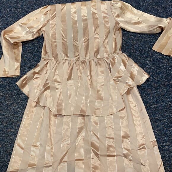 JC Penny Vintage Champagne Peplum Dress sz. M - Picture 9 of 9